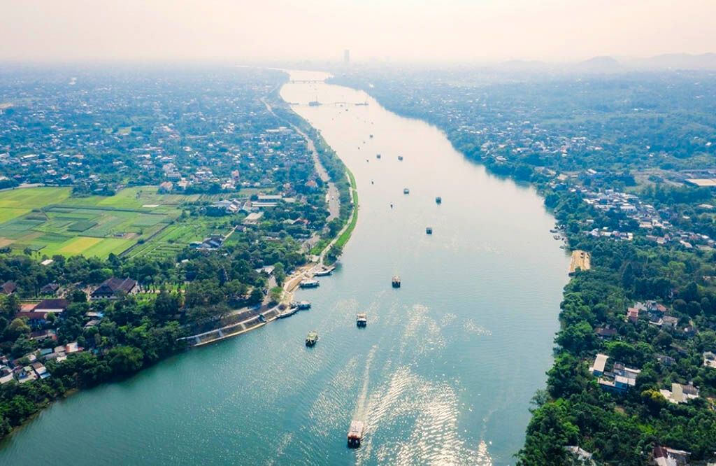 Seize the romantic spirit of Hue Travel